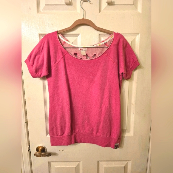 Pink Reebok Athletic Top with Heart Cutout Detail Size M - Picture 1 of 3